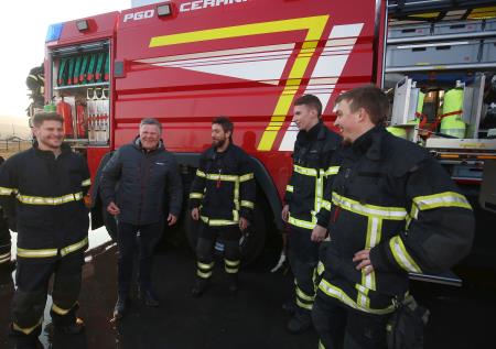 Prispetje nove avtocisterne PGD Cerknica 15 FOTO LJUBO VUKELIČ